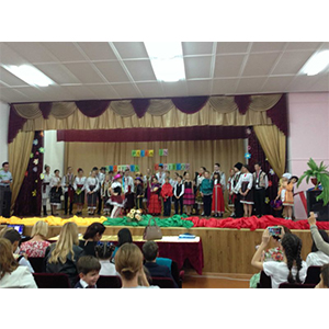 Festivalul păcii, prieteniei și copilăriei cu genericul „Pacea în viziunea copiilor”