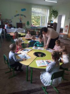 Activități zilnice cu copiii grupei nr.2